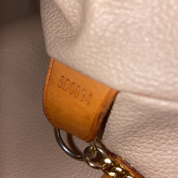 Louis Vuitton petite bucket bag - Picture 10 of 16